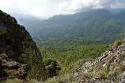 Alla Madonna delle Cime sul Corno Zuccone (1458 m) da Reggetto di Vedeseta il 14 maggio 2017 - FOTOGALLERY